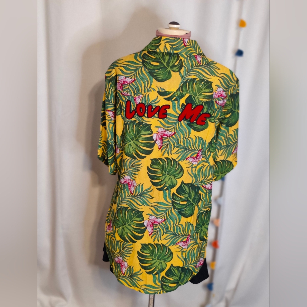 Sandrine Rose reworked Vintage Hawaiian Shirt pearl snaps Embroidery oversized M